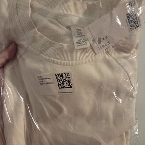 H&M Off-White Sweatshirt NWT.